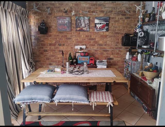 2 BEDROOM APARTMENT FOR SALE IN GLEN MARAIS